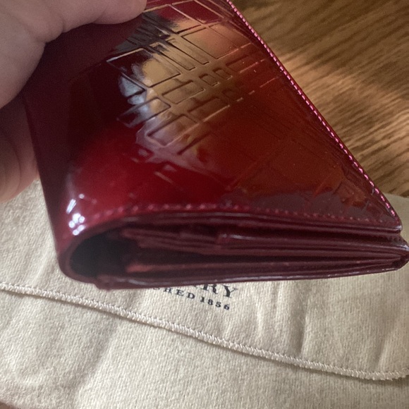 Gorgeous red Burberry long wallet with dust bag very good condition - Picture 5 of 13